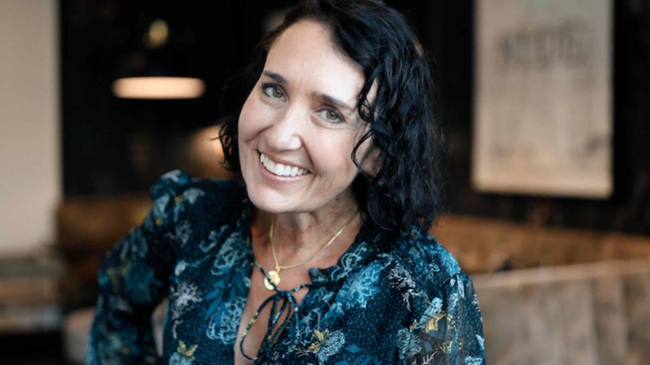 Author Interview - Heidi Siefkas - the author of Look Up