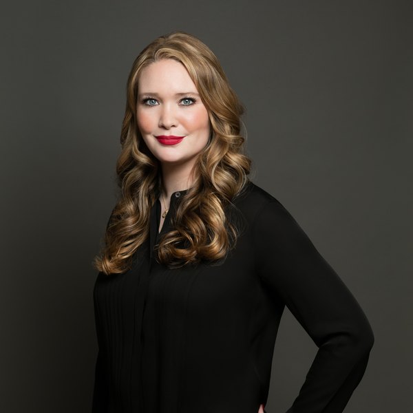 Sarah J. Maas